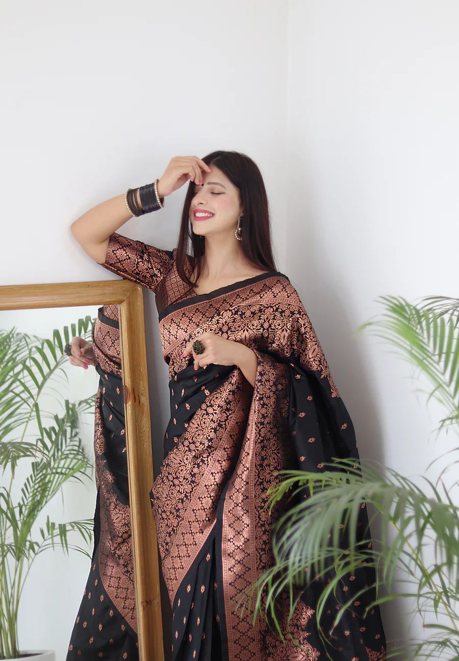 Embellished Banarasi Jacquard Saree (Black)