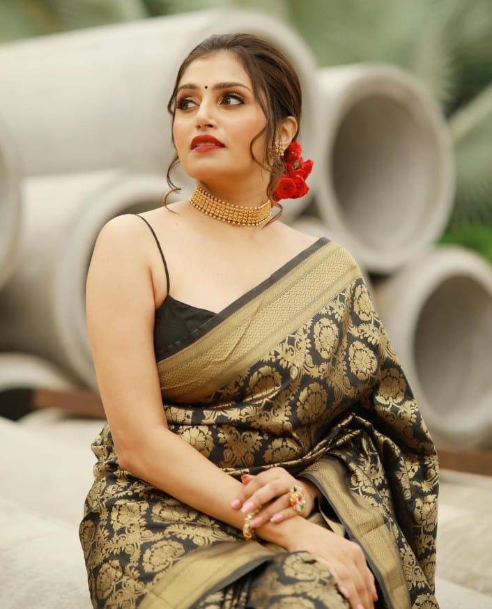 Banarasi Silk Saree with Intricate Zari Work, Unstitched Blouse Piece, Festive & Wedding Wear (Black)
