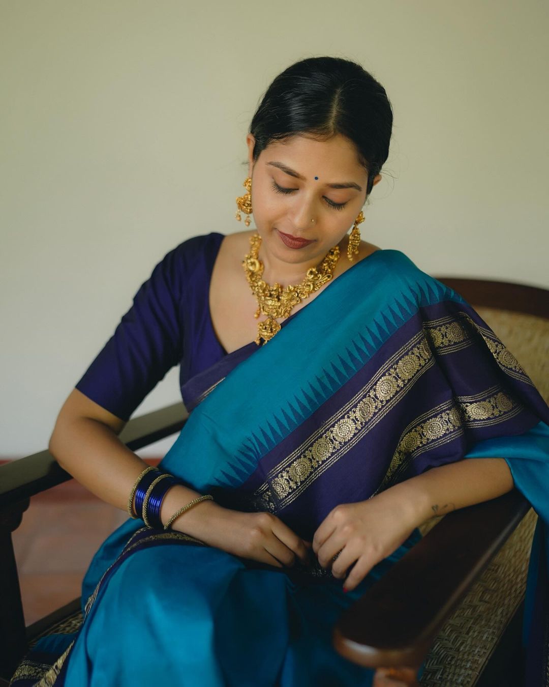 Embroidered Banarasi Art Silk Saree  (Blue)