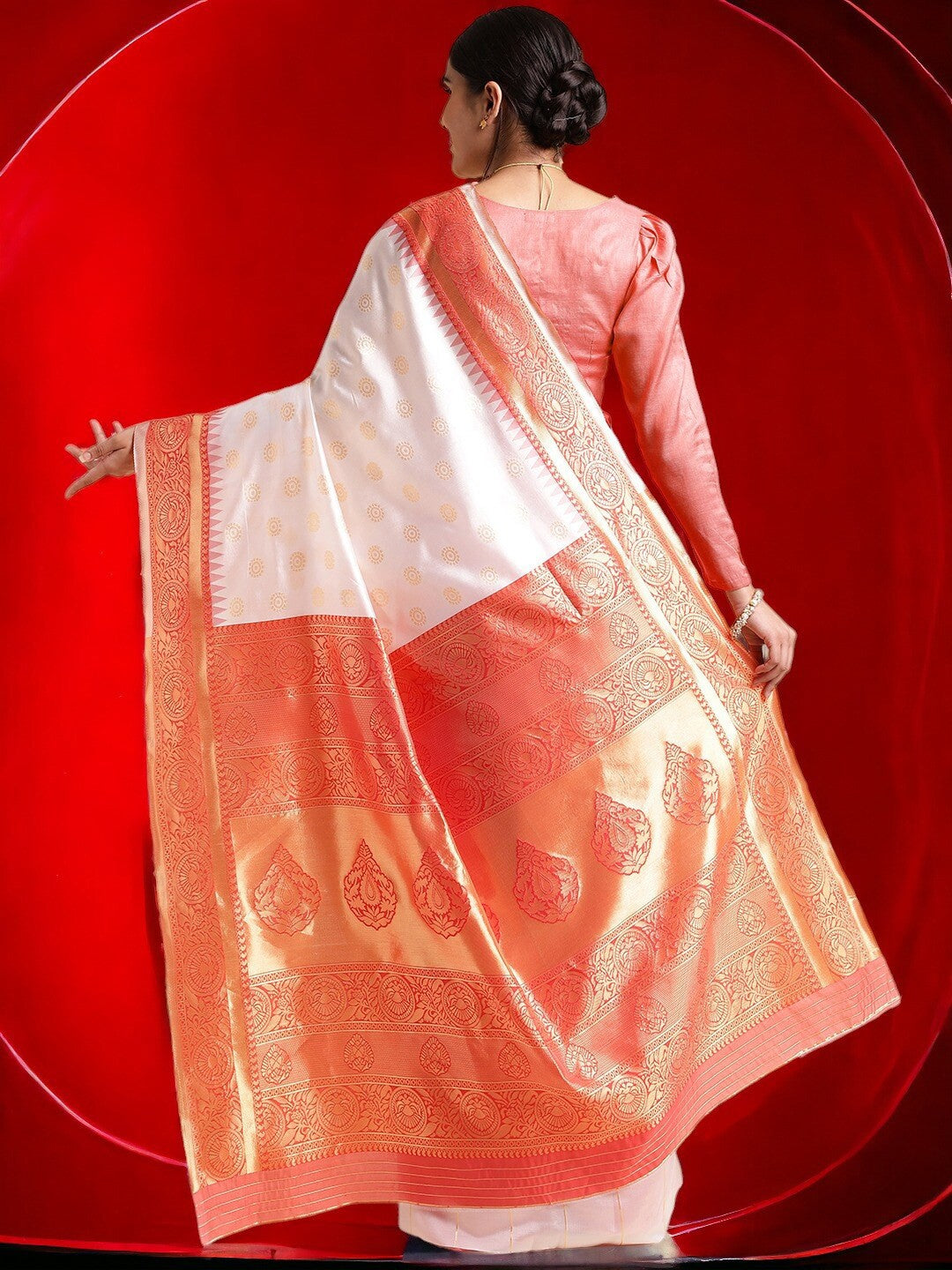 Floral Woven Design Zari Kanjeevaram Saree