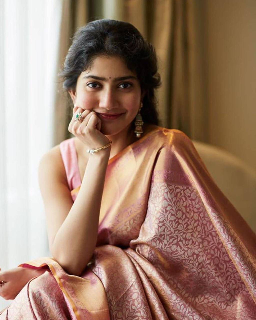 Lichi Silk Beautiful Rich Pallu With Jacquard Work Saree