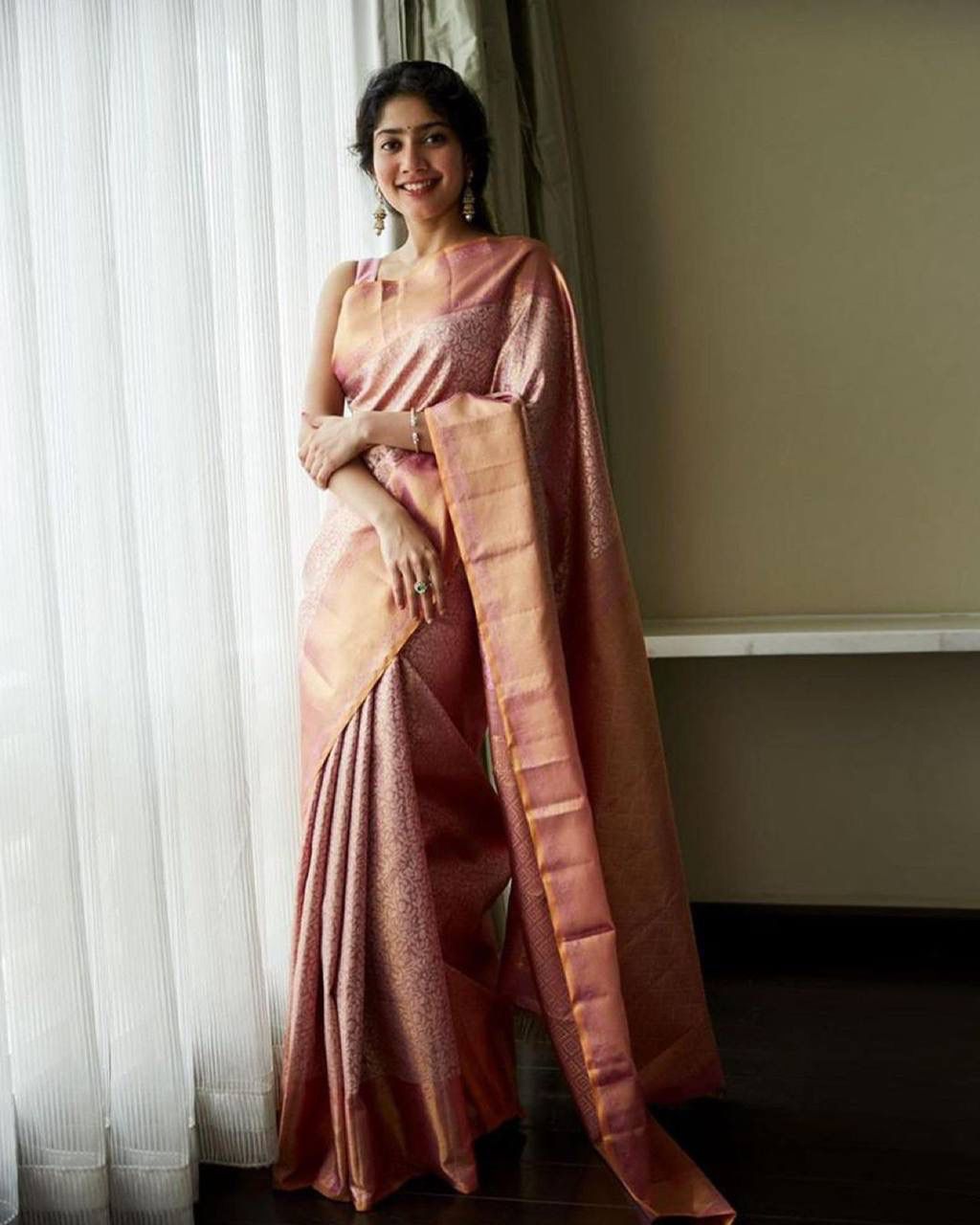 Lichi Silk Beautiful Rich Pallu With Jacquard Work Saree