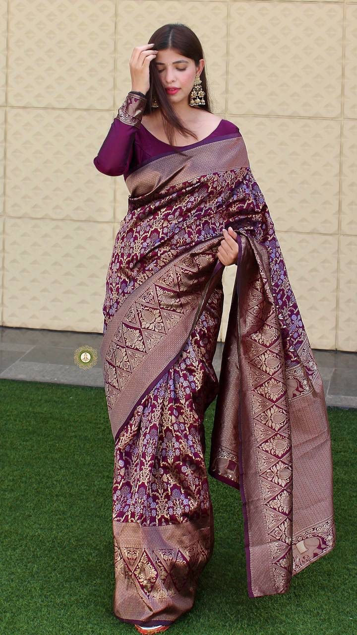 Printed Bollywood Georgette Saree  (Purple)