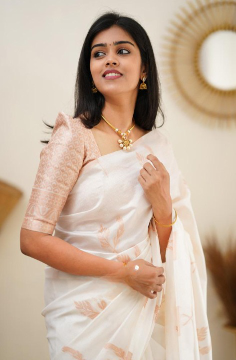 Self Design Banarasi Pure Silk Saree (White)