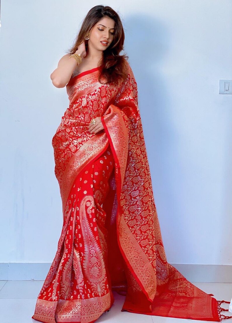 Self Design, Woven Kanjivaram Jacquard Saree (Red)