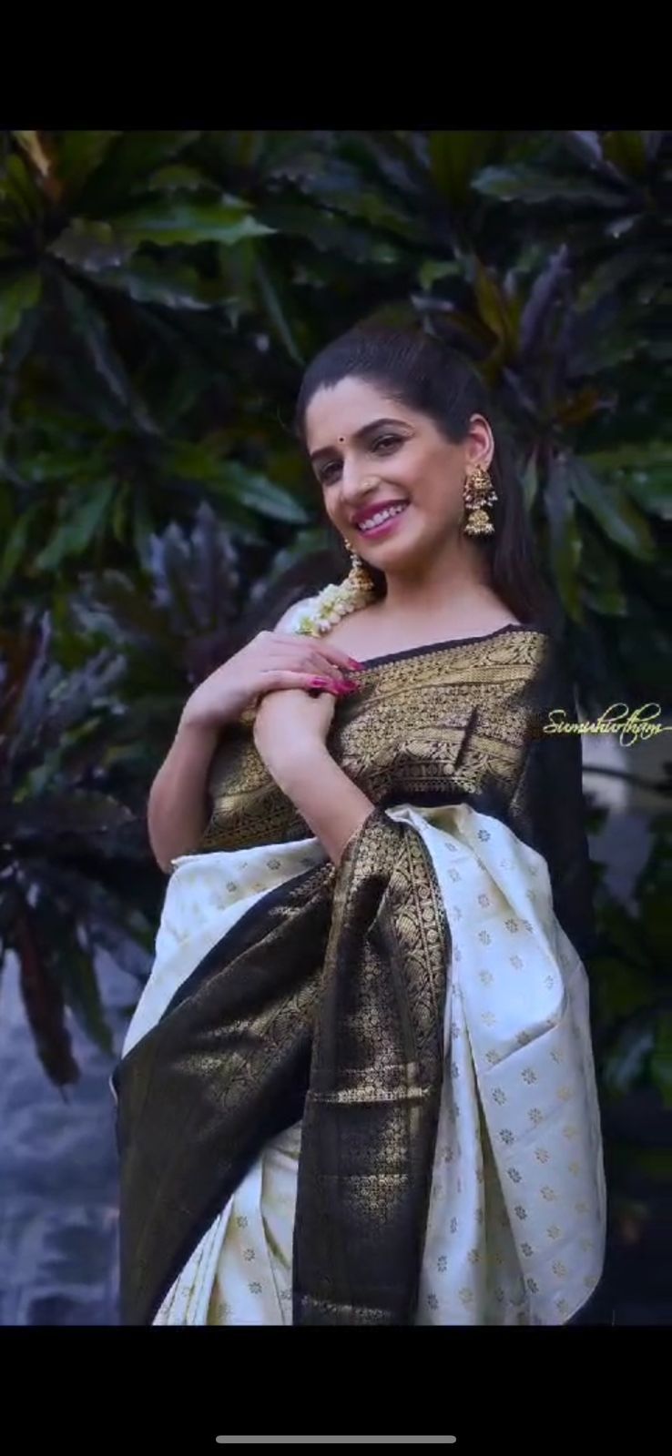 Self Design Bollywood Silk Blend Saree