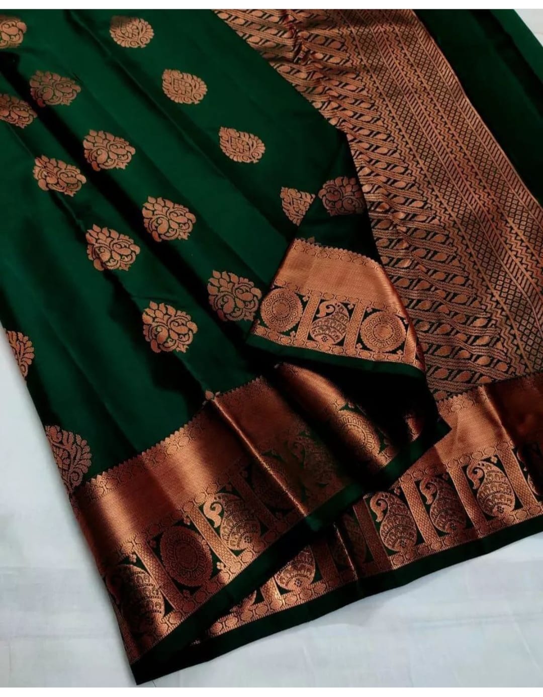 Tradional Partyware Banarasi Silk Saree With Blause