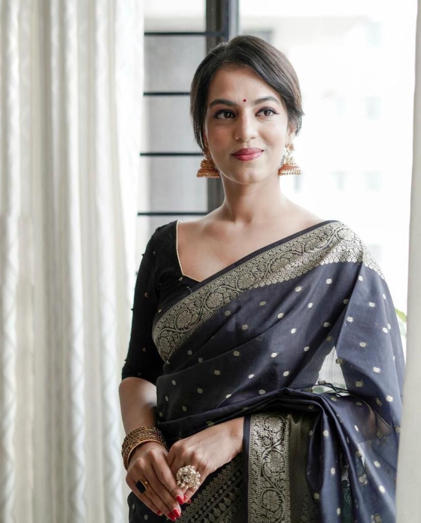 Wedding Wear Banarasi Silk Sarees (Black)