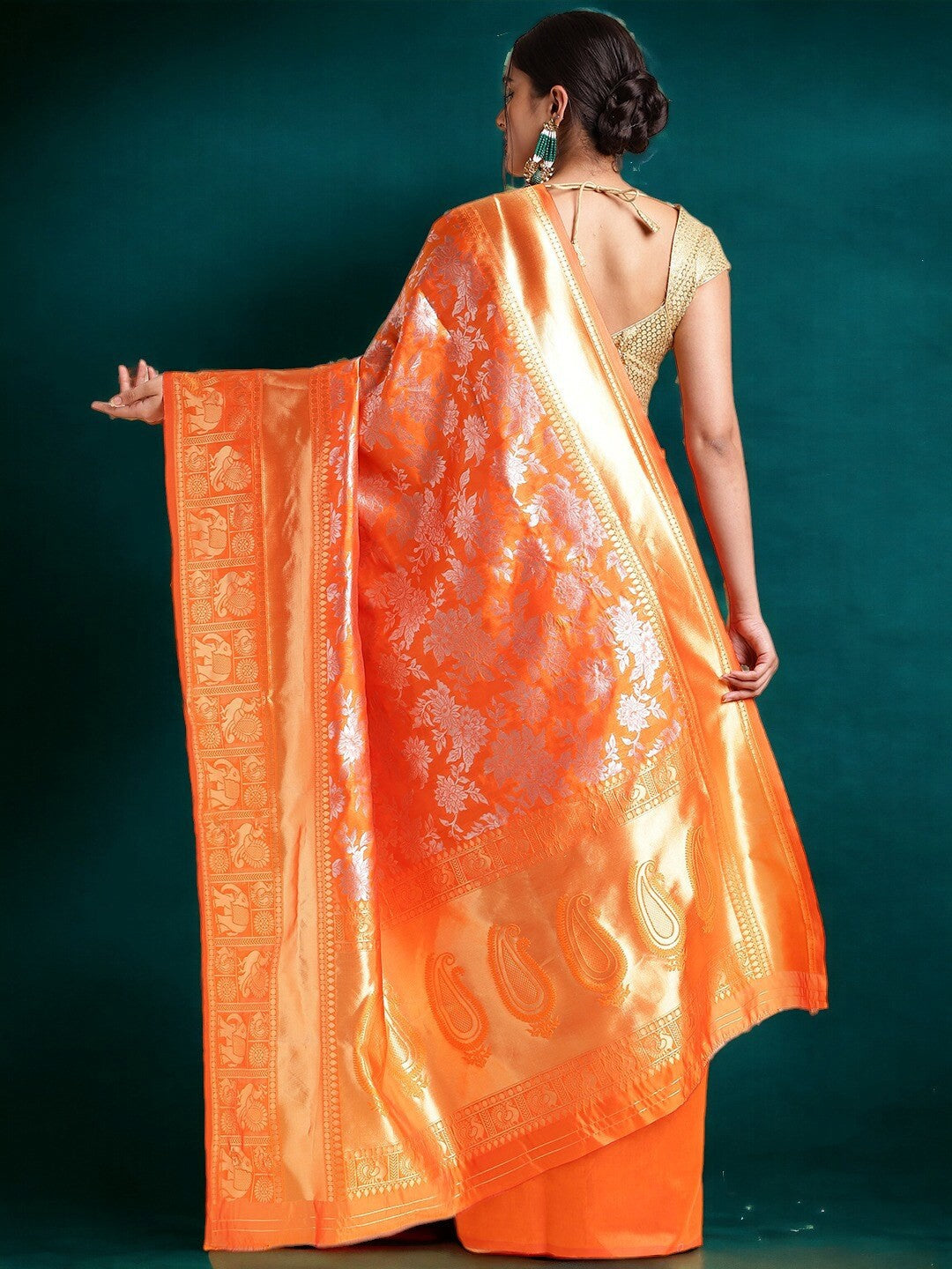 Women Floral Woven Kanjeevaram Silk Saree