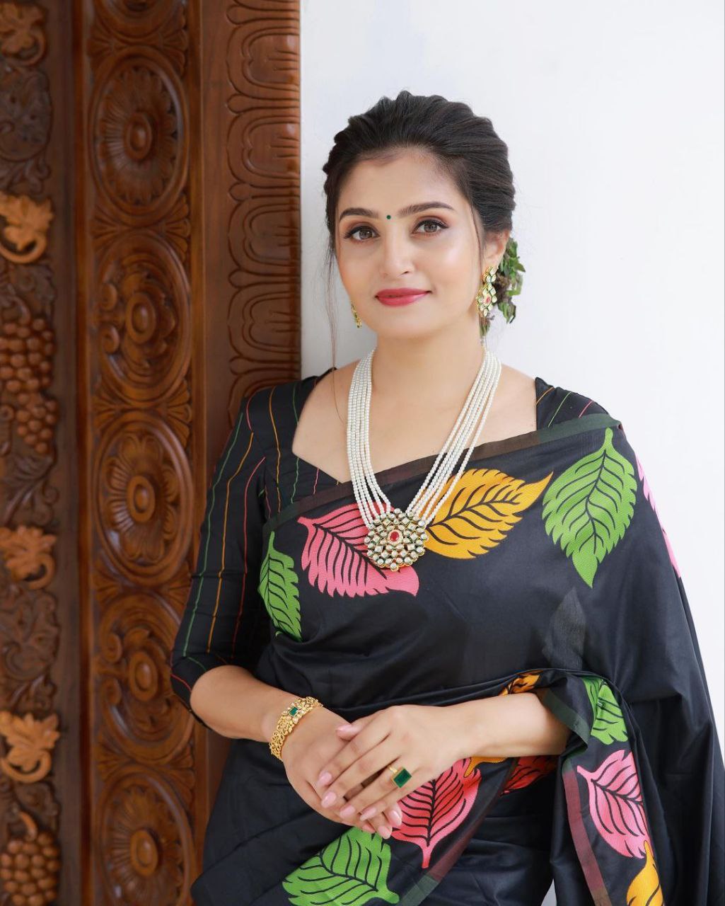 Women's Soft Silk Saree With Unstitched Blouse Piece