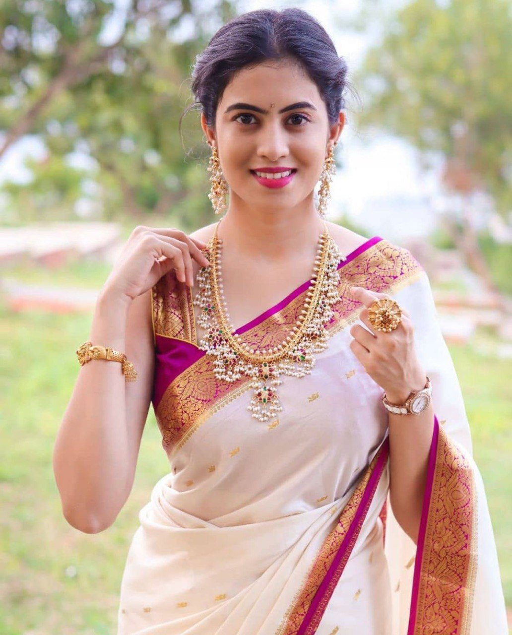 Woven Banarasi Art Silk Saree
