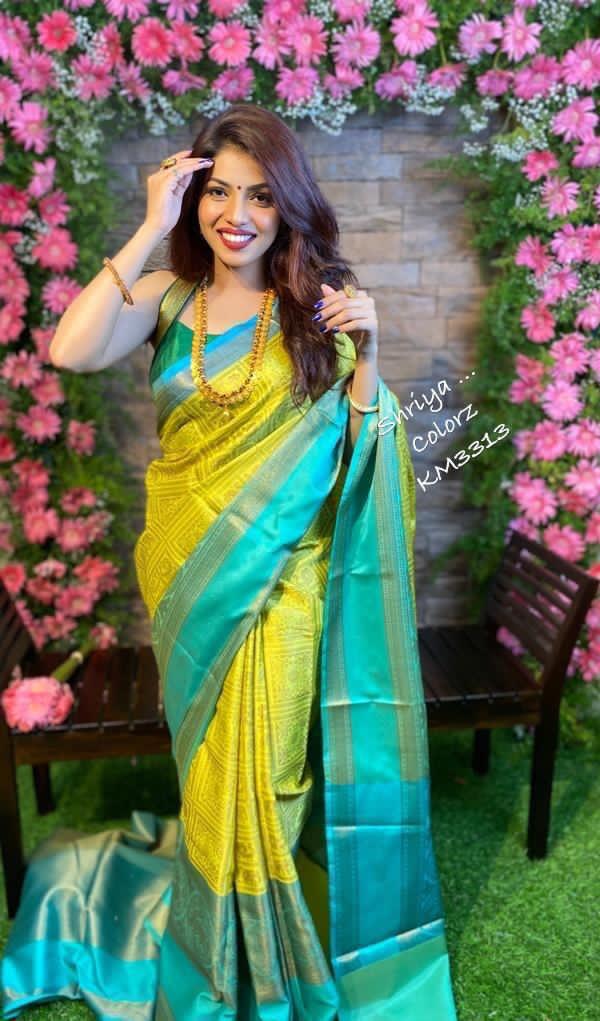 Woven Kanjivaram Art Silk Saree  (Yellow)