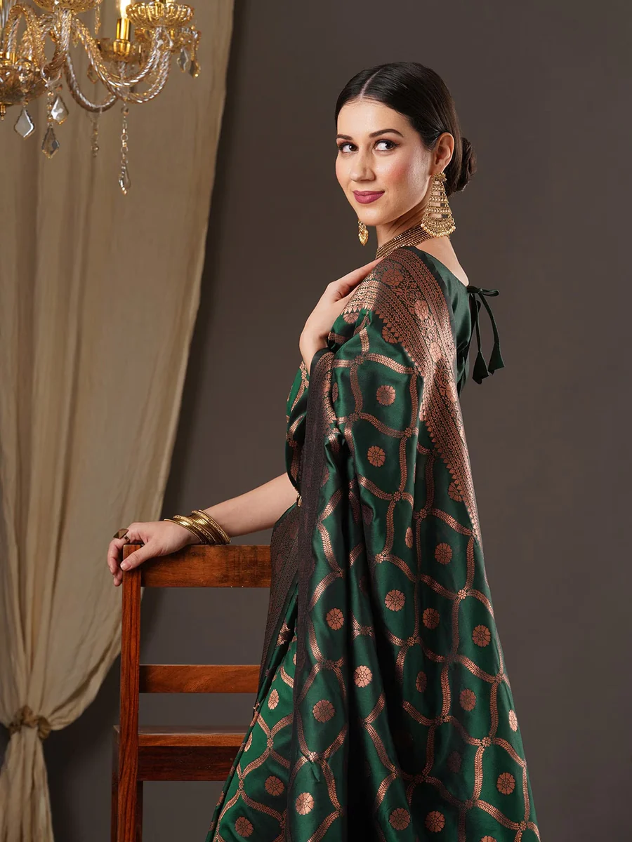 Woven Kanjivaram Art Silk, Pure Silk Saree  (Green)