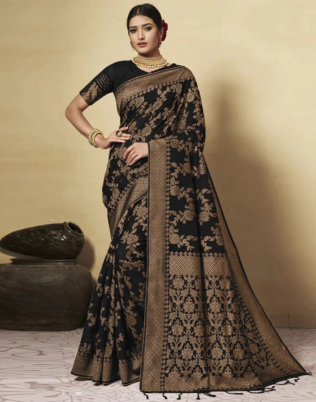 Woven Kanjivaram Pure Silk Saree  (Black)