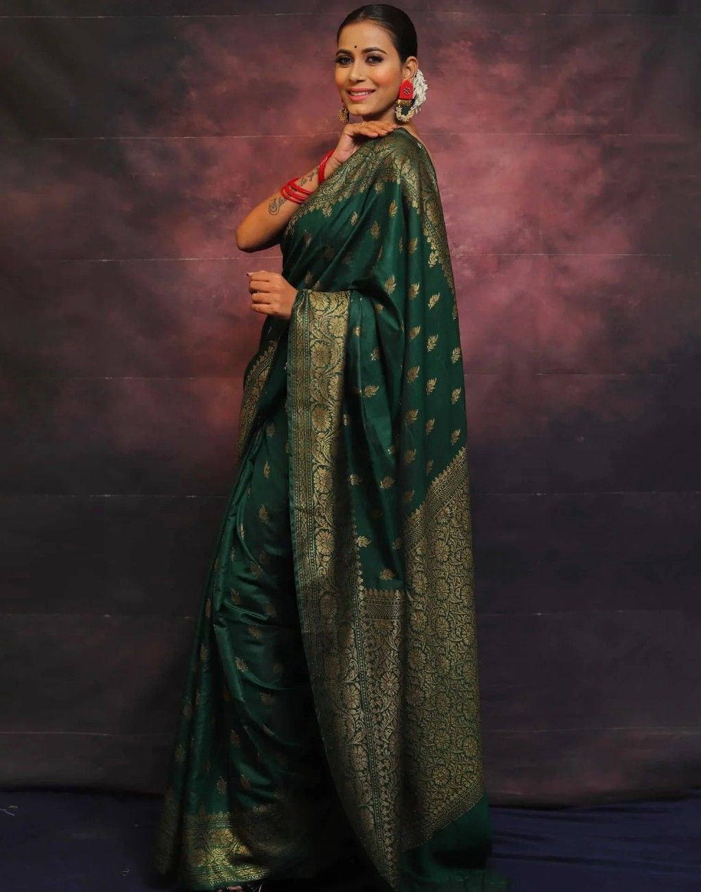Woven Kanjivaram Silk Saree Art Silk Saree