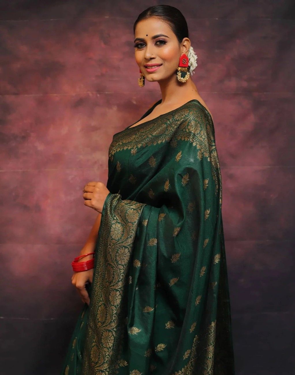 Woven Kanjivaram Silk Saree Art Silk Saree