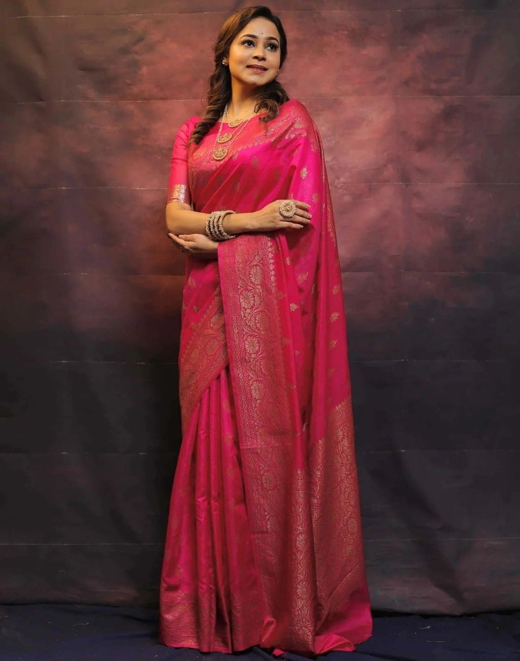 Woven Kanjivaram Silk Saree Art Silk Saree