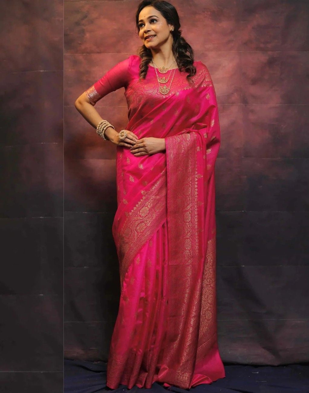 Woven Kanjivaram Silk Saree Art Silk Saree
