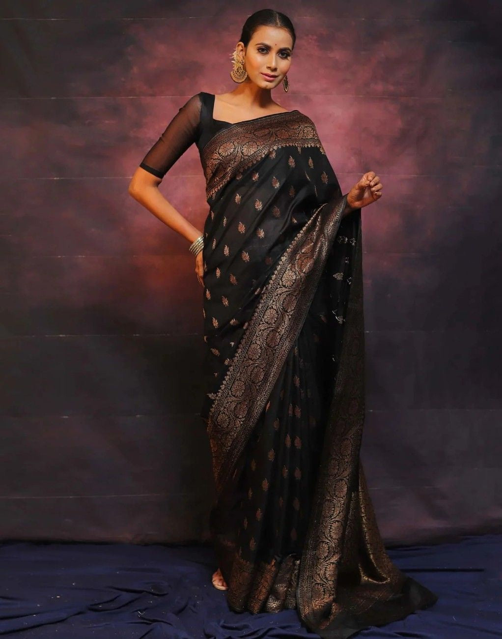 Woven Kanjivaram Silk Saree Art Silk Saree