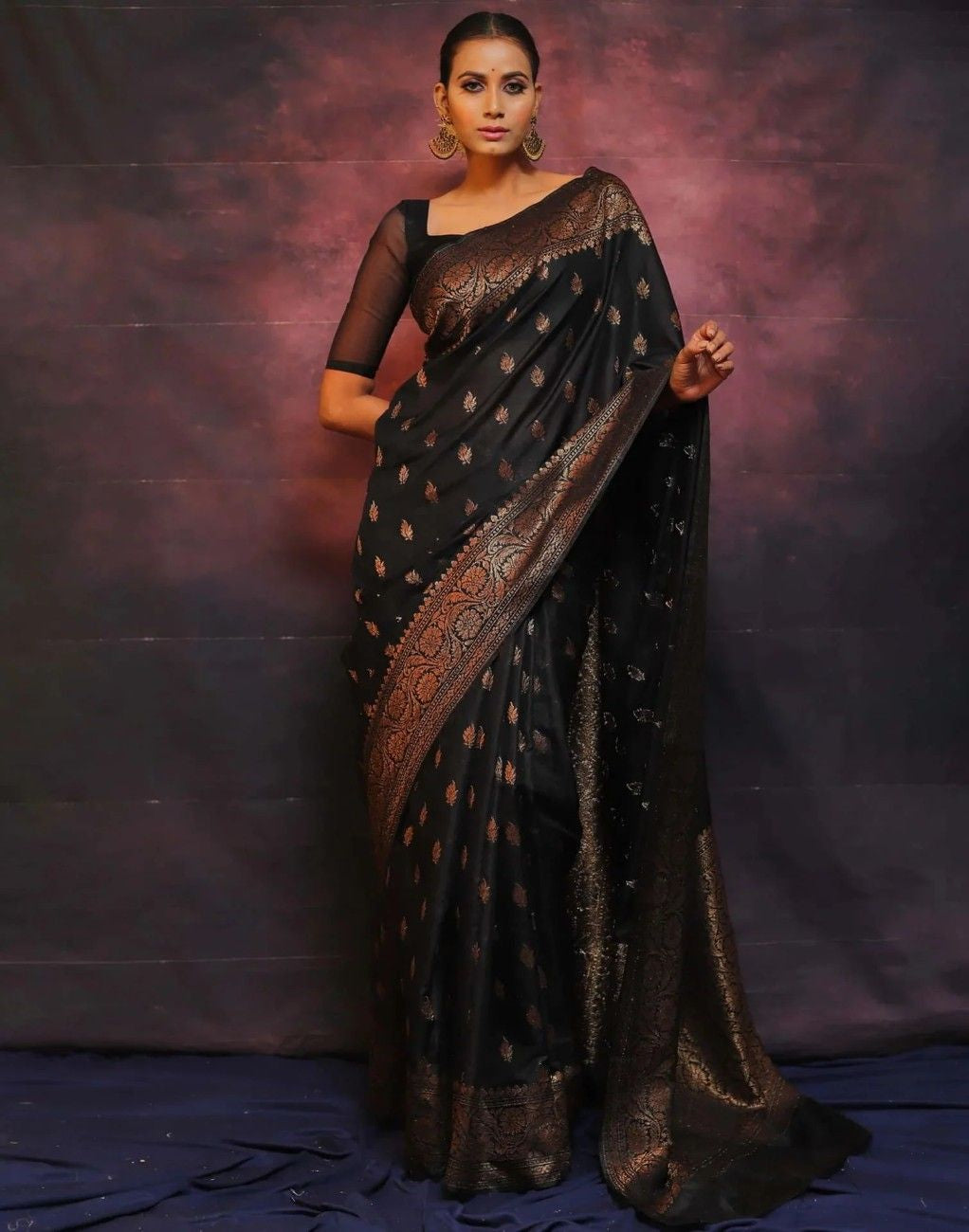 Woven Kanjivaram Silk Saree Art Silk Saree
