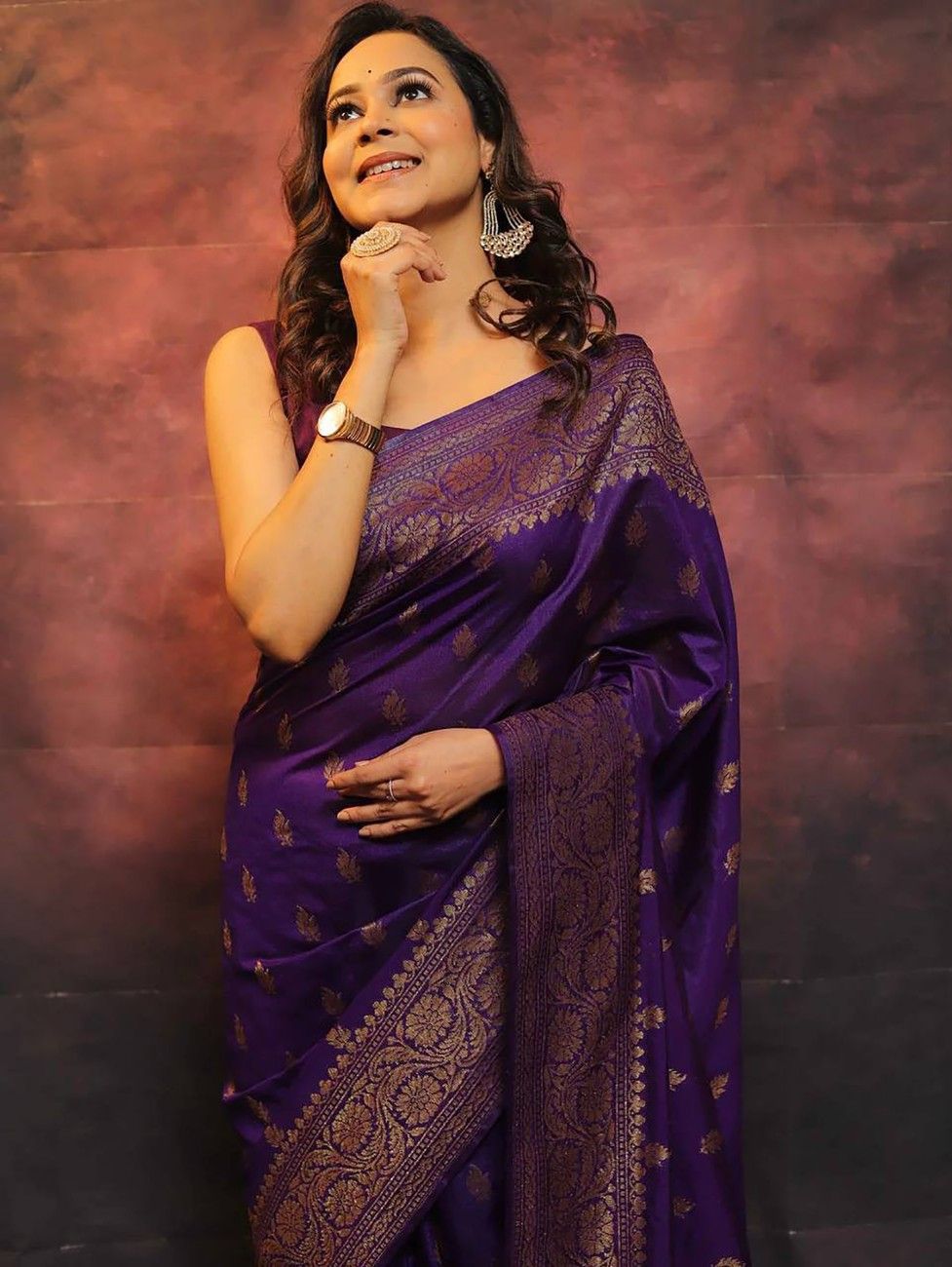 Woven Kanjivaram Silk Saree Art Silk Saree
