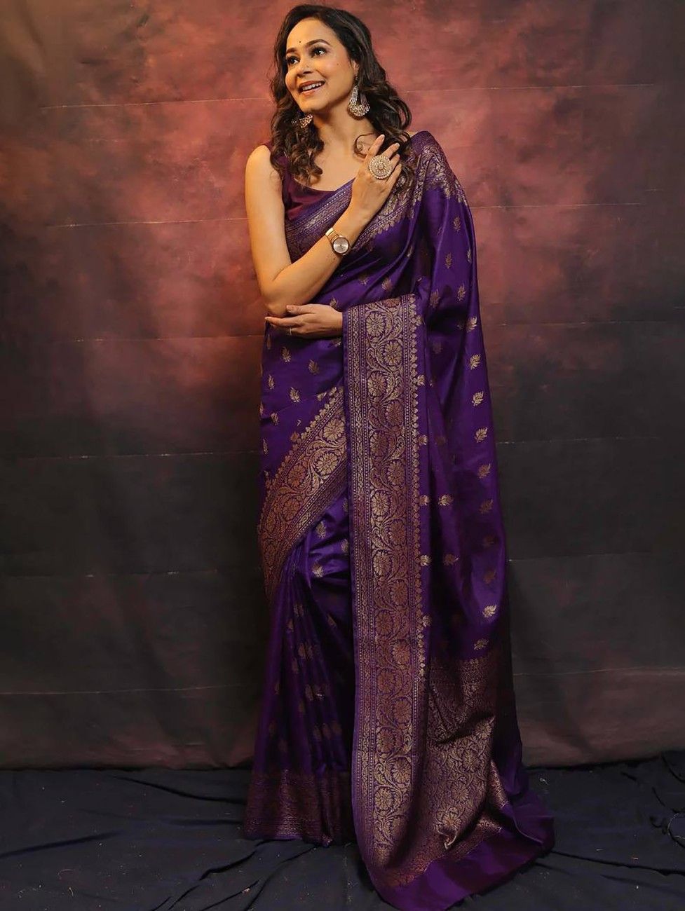 Woven Kanjivaram Silk Saree Art Silk Saree