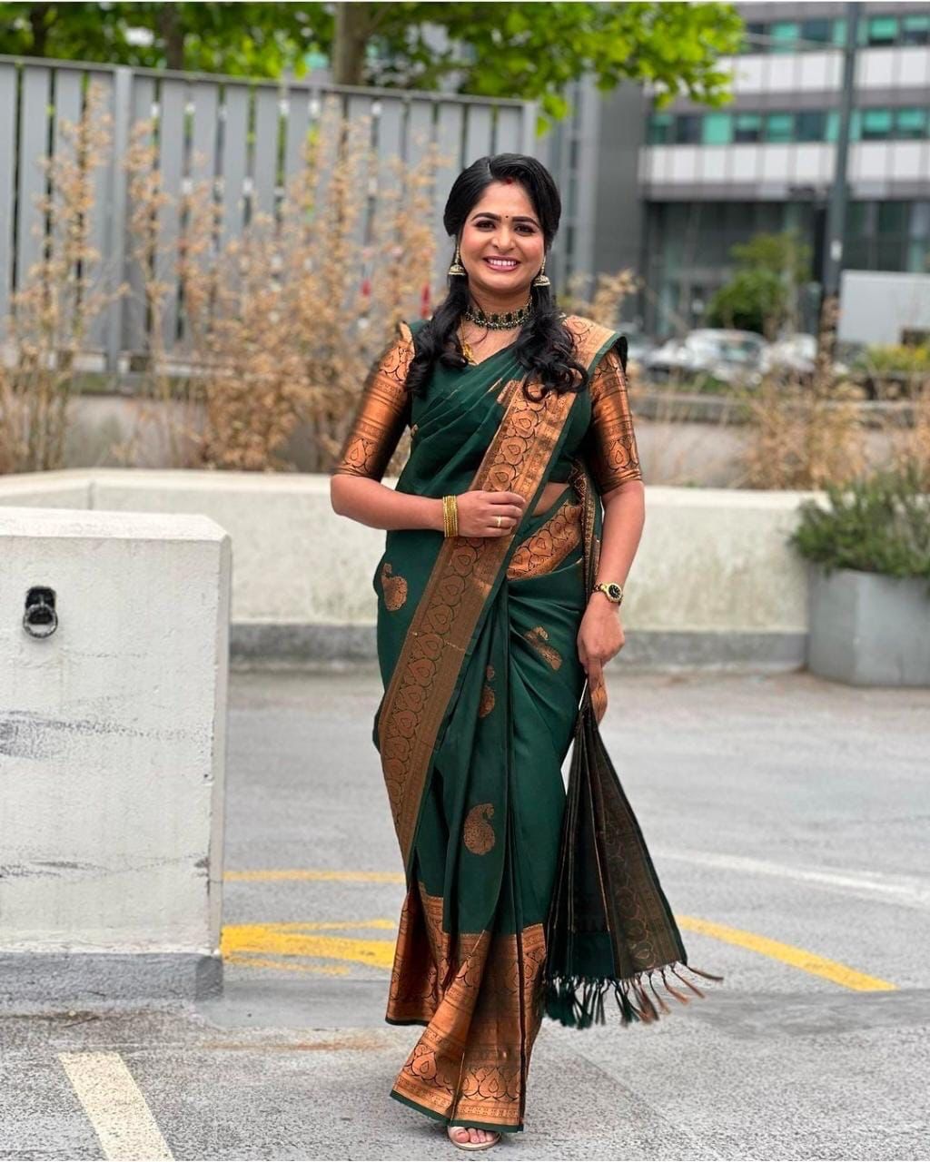 Woven Kanjivaram Pure Silk, Art Silk Saree  (Green)