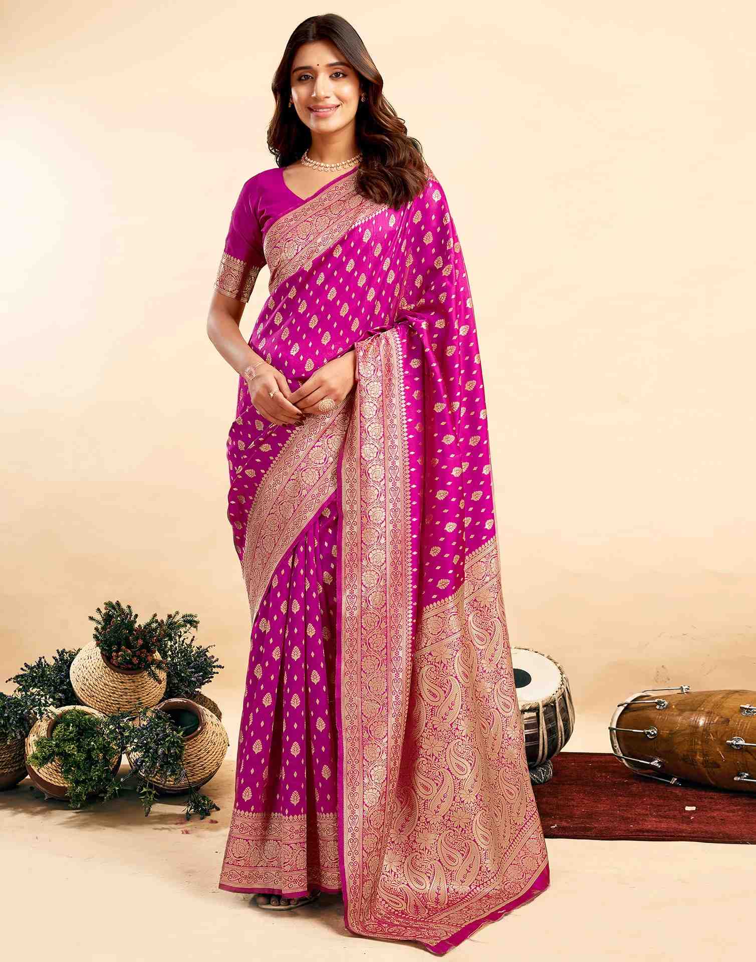 Woven Design Zari Silk Blend Banarasi Saree