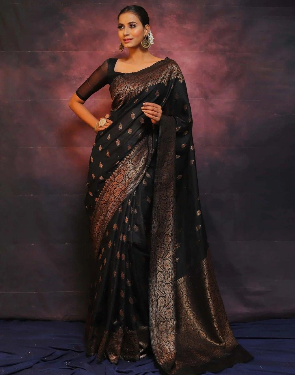 Woven Kanjivaram Silk Saree Art Silk Saree